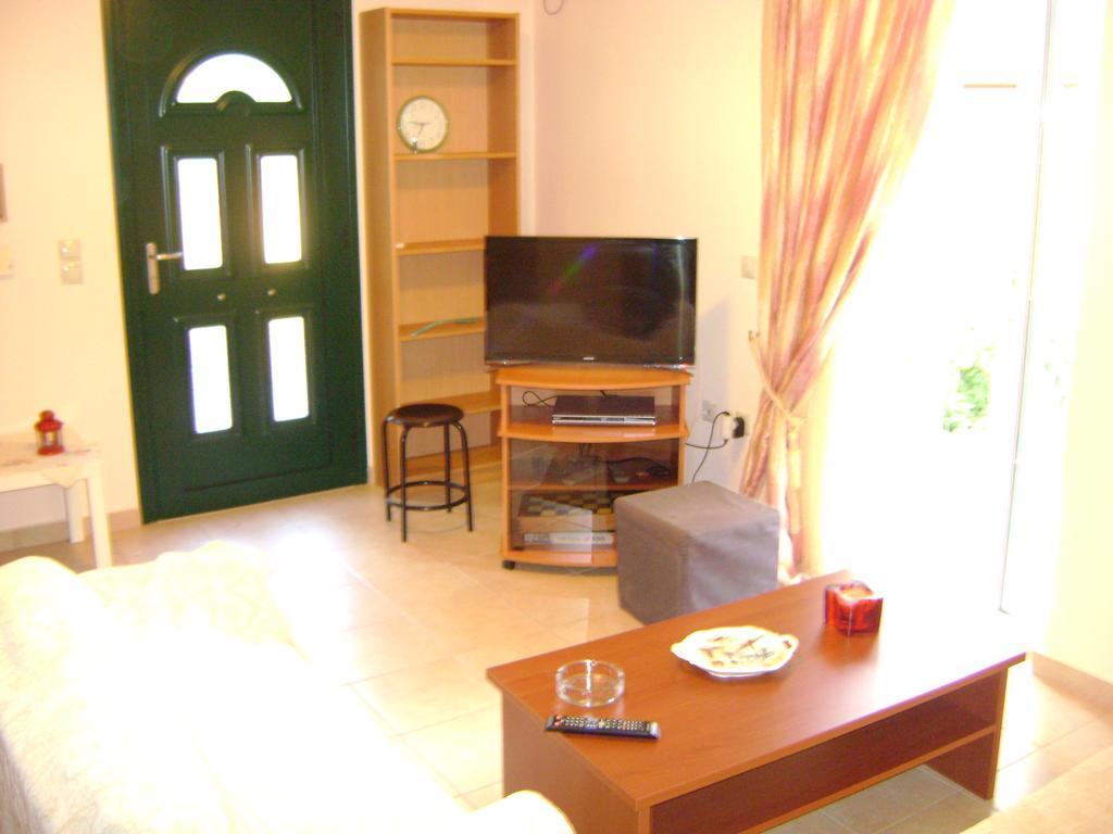 Spiro'S Apartment Lefkada City Exterior photo