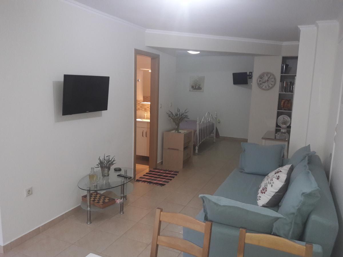 Spiro'S Apartment Lefkada City Exterior photo